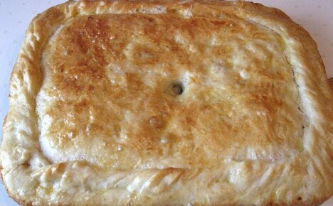 Pie with chicken and potatoes in the oven: recipe for cooking with a photo