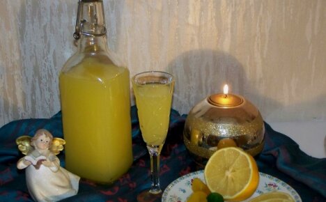 Jak si vyrobit limoncello doma - klasický italský recept na likér