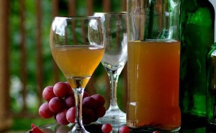 Čistenie domáceho vína chemikáliami