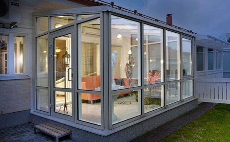 Kaimo namo ar vasarnamio terasos ir verandos stiklinimo tipo pasirinkimas