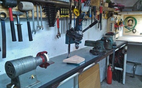 Gli oggetti da garage originali fatti in casa sono il modo migliore per attrezzare la tua area di lavoro