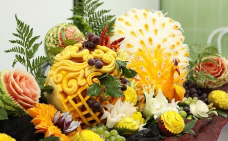 Carving from vegetables and fruits - the second life of the gifts of nature