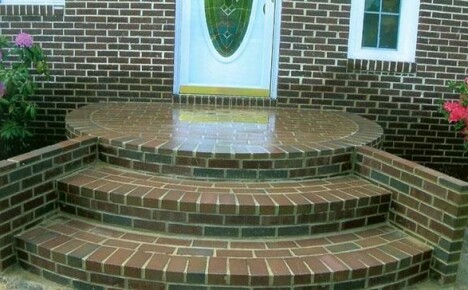 How to build a brick porch for a private house with your own hands