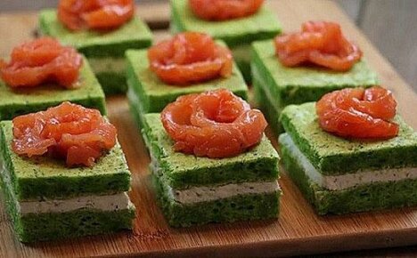Svačinový dort ve tvaru sushi