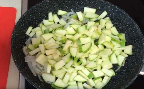 Колко тиквички да задушавате - как да готвите леки зеленчукови ястия