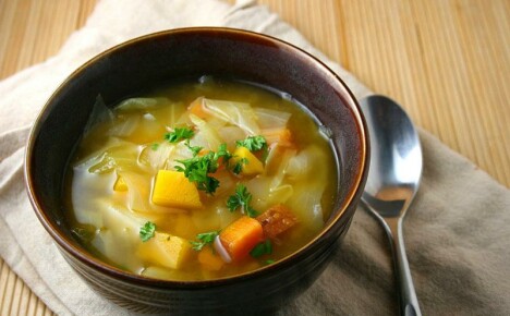 Cách nấu súp với bắp cải và khoai tây - từng bước