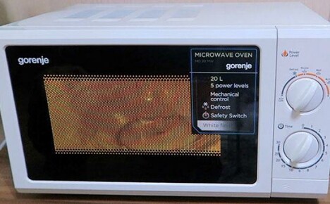 Makanan panas setiap hari dengan microwave Gorenje MO20MW dari China