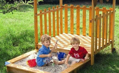 Pískoviště postavené pro kutily - rekreační oblast pro malé děti