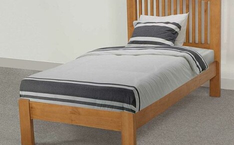 Jak udělat krásnou a spolehlivou postel s vlastními rukama ze dřeva