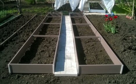 Do-it-yourself beds made of plastic panels - easy to manufacture, reliable to use
