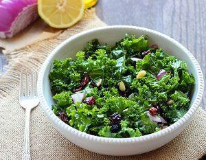 Φρέσκια σγουρή σαλάτα Kale