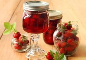 Erdbeeren in einem Glasfoto