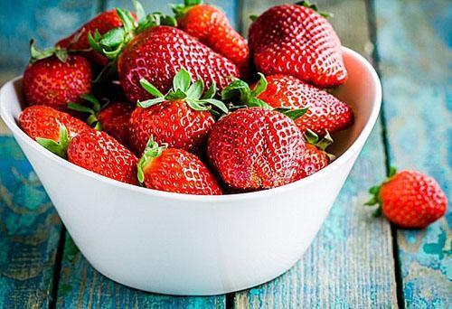 Erdbeeren aus ihrem Garten