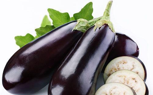 Tørret aubergine er et fremragende præparat til vinteren