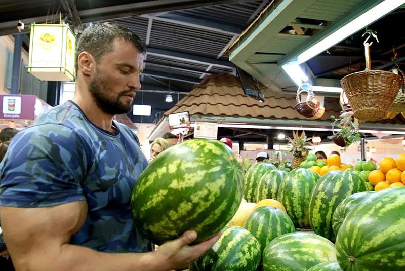 hur man väljer en vattenmelon med en överblick