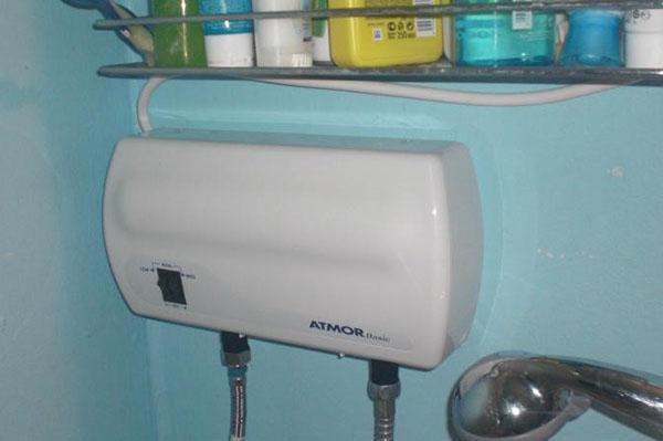 Un încălzitor de apă cu gaz de curgere vă va permite întotdeauna să aveți apă caldă la robinet