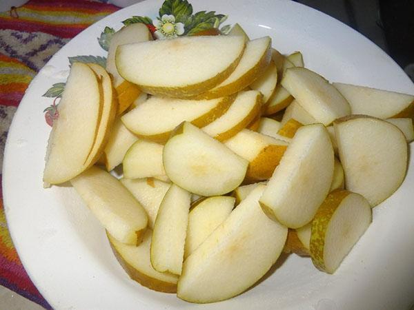 mga peeled pears