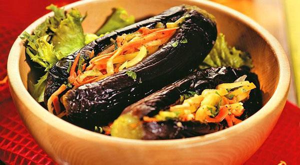 Sauerkraut gefüllt mit Gemüse