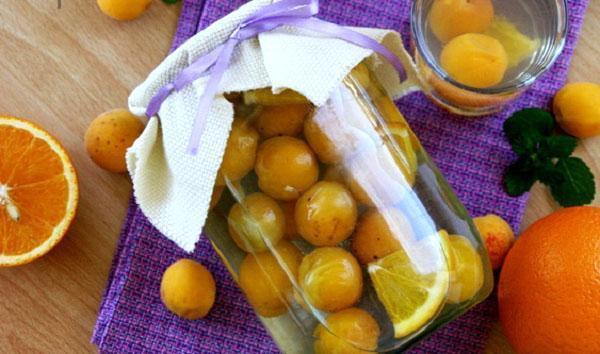abrikozen- en sinaasappelcompote