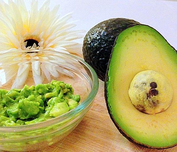 Avocado-Maske für fettige Haut