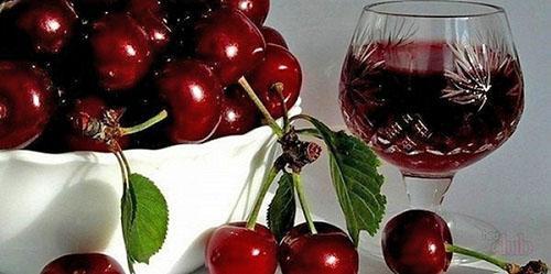zralé třešně na víno