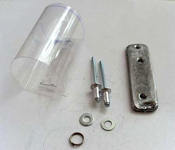 домашно подаващо устройство от пластмасова бутилка