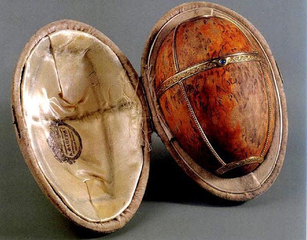 Jajko Faberge z brzozy karelskiej