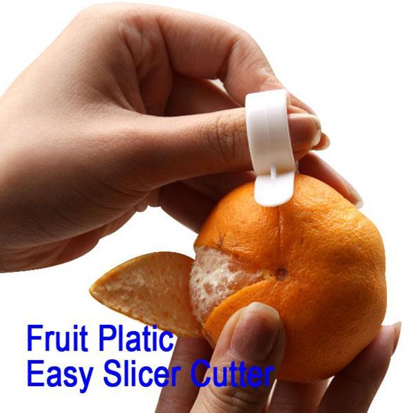 descasque a tangerina com uma faca de frutas cítricas
