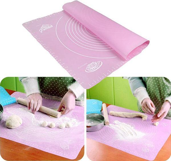 stendere la pasta su un tappetino di silicone