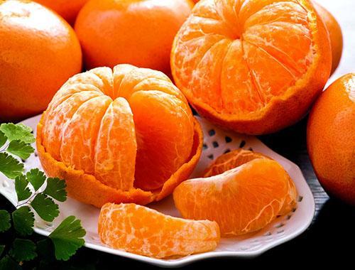 mandarinuose yra daug vitaminų ir maistinių medžiagų