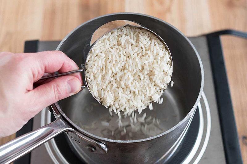 ferva o arroz até ficar cozido