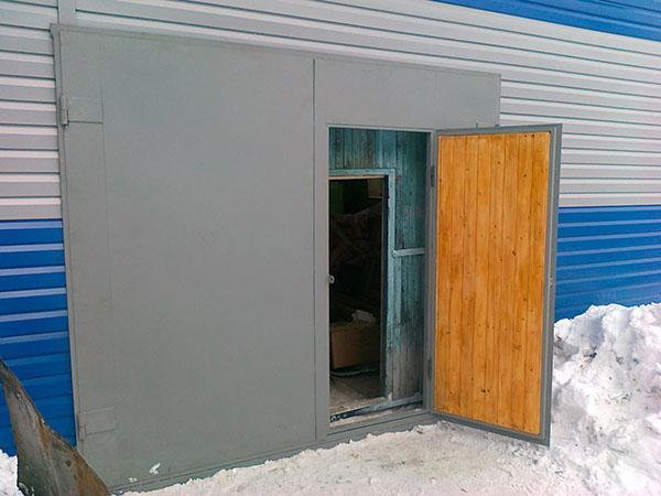 insulation of swing garage doors