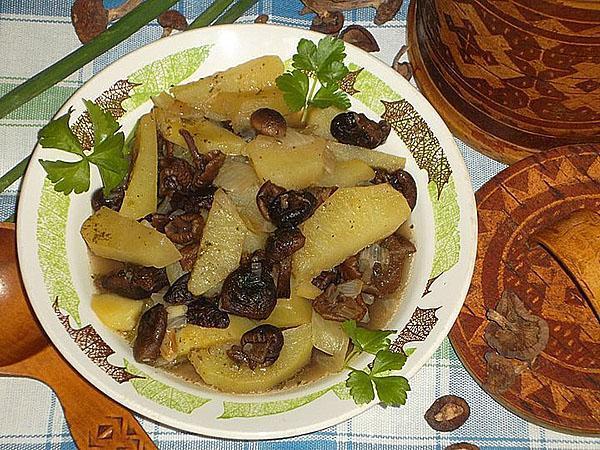 potatoes with dried mushrooms