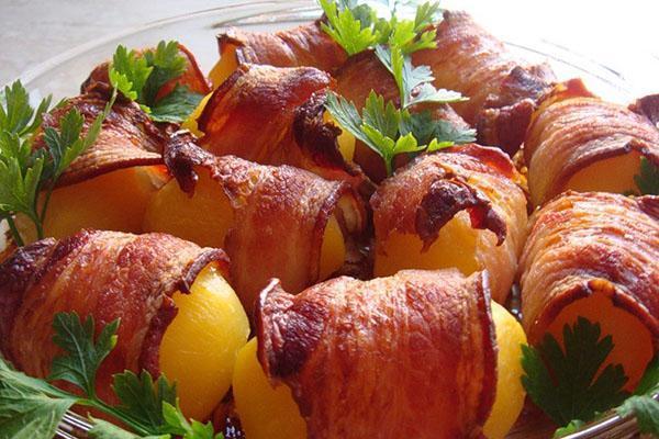 potatoes wrapped in bacon