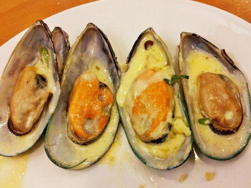 mussels with butter sauce