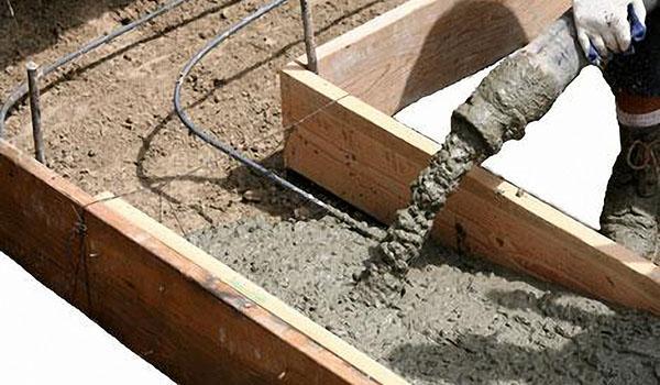 turnarea unei fundații de beton