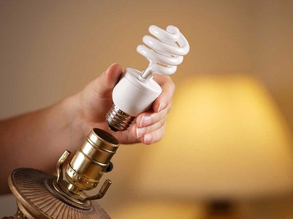 enerji tasarruflu lamba neden yanıp sönüyor