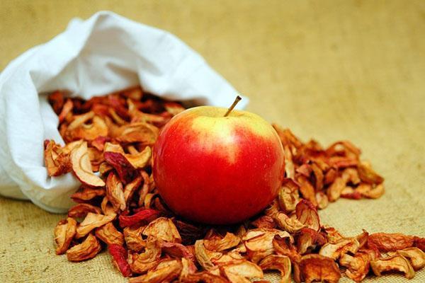 užitočné vlastnosti sušených jabĺk