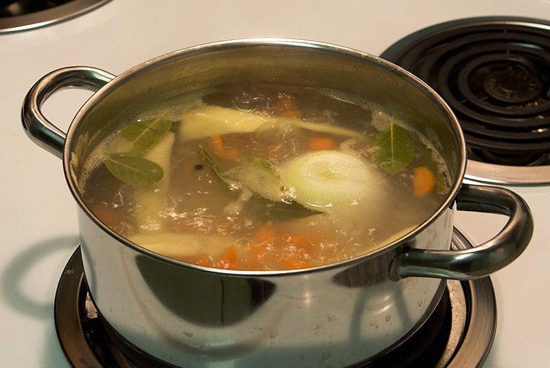 cozinhar sopa de peixe