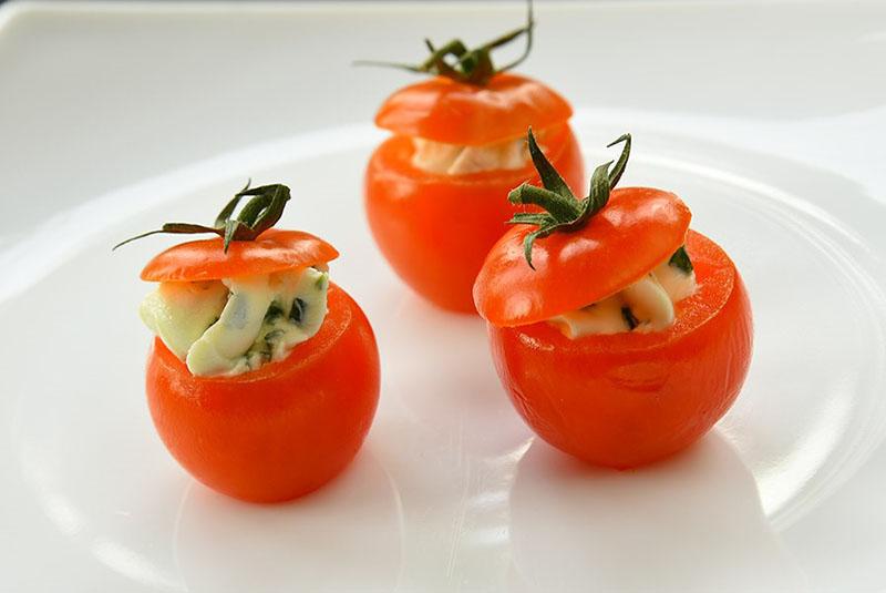 rellenar tomates pequeños