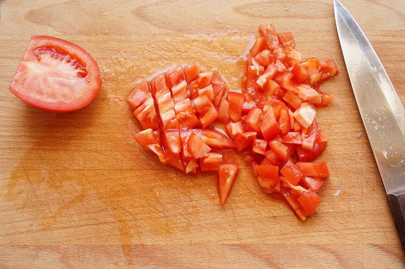 накълцайте домати