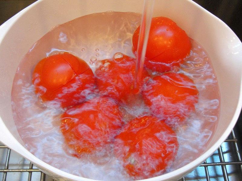 pese tomaatit