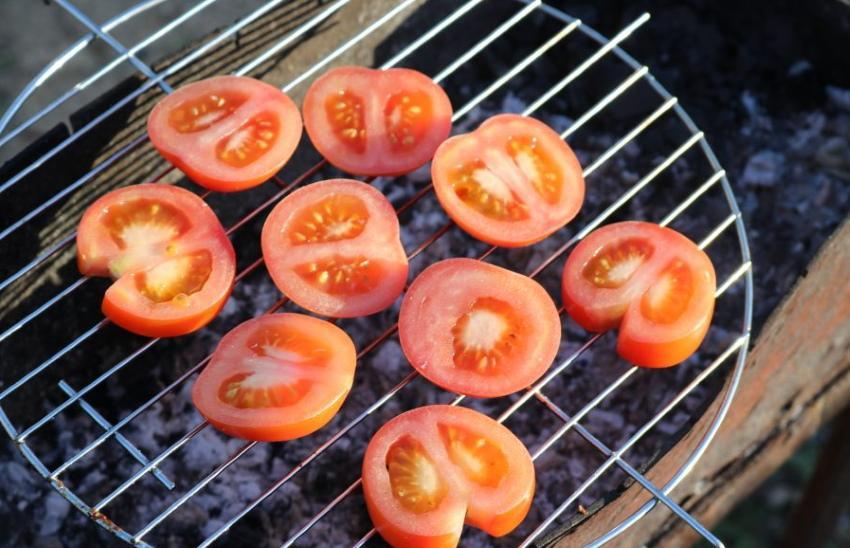 jak grilovat rajčata