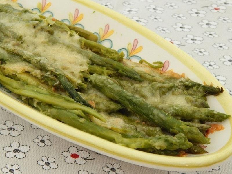 gourmet baked asparagus with cheese