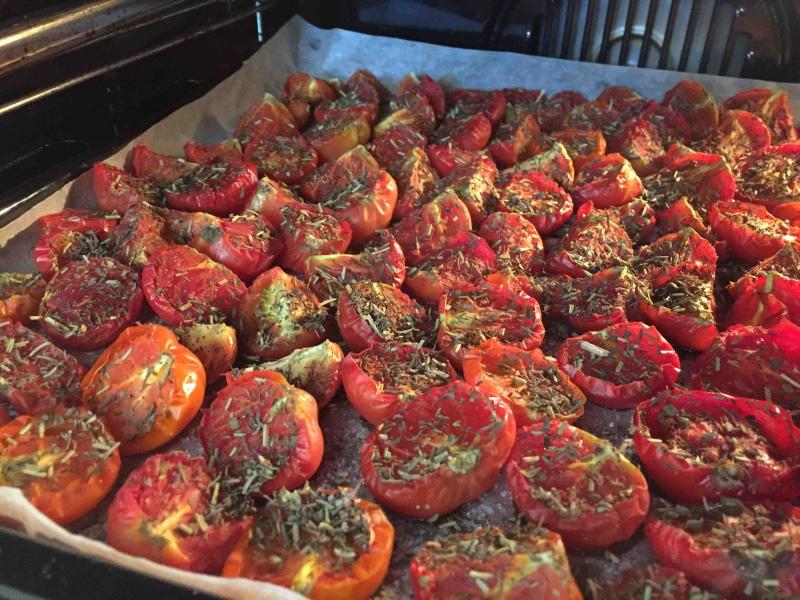 which tomatoes are better to dry