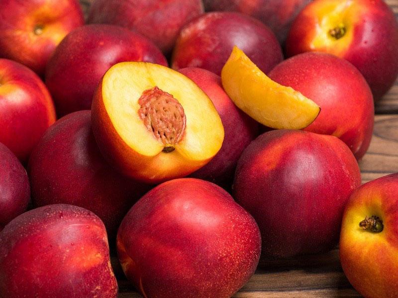 sladké šťavnaté ovoce nektarinky