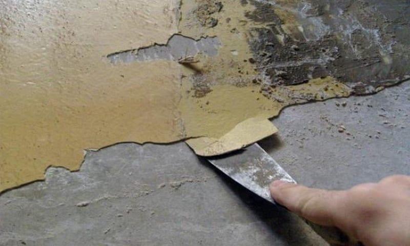 ako odstrániť farbu z betónovej steny