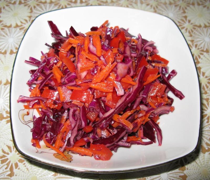 kırmızı salata ve biber salatası