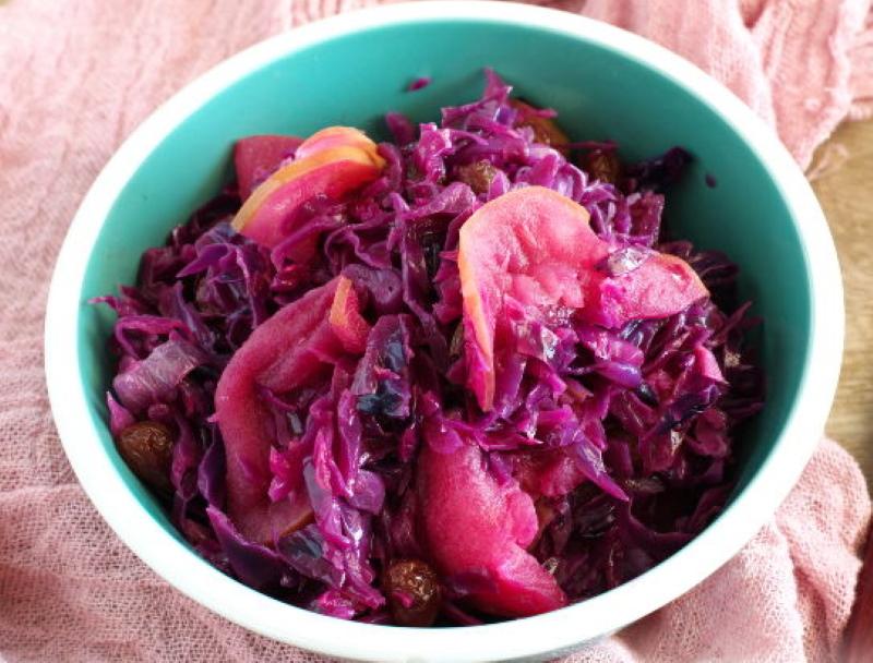 salad with red cabbage and apples