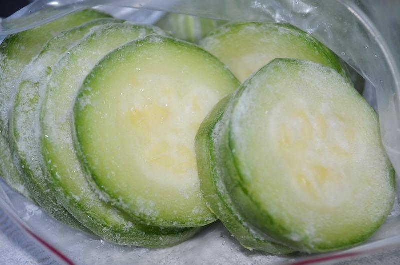 Zucchini in Scheiben einfrieren